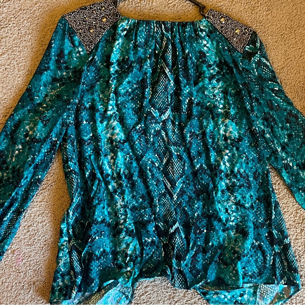 Alice & Trixie blouse size large teal black beaded shoulders